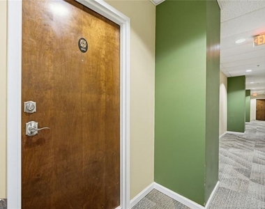 32 Peachtree Street Nw - Photo Thumbnail 3