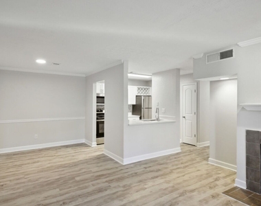100 Pinhurst Drive - Photo Thumbnail 6
