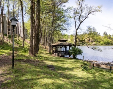 100 Pinhurst Drive - Photo Thumbnail 24