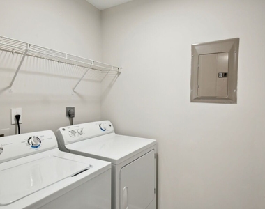 100 Pinhurst Drive - Photo Thumbnail 13