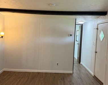153 Commerce Lane - Photo Thumbnail 11