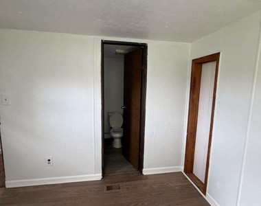 153 Commerce Lane - Photo Thumbnail 16