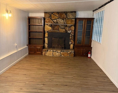 153 Commerce Lane - Photo Thumbnail 4