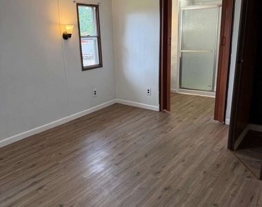 153 Commerce Lane - Photo Thumbnail 7