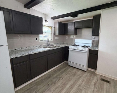 153 Commerce Lane - Photo Thumbnail 13