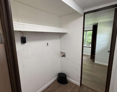 153 Commerce Lane - Photo Thumbnail 12