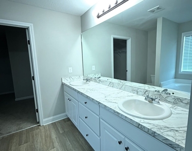 2214 Savannah Drive - Photo Thumbnail 20