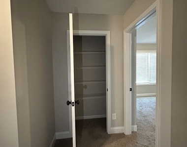 2214 Savannah Drive - Photo Thumbnail 23