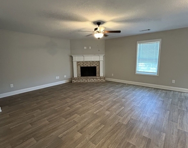 2214 Savannah Drive - Photo Thumbnail 13