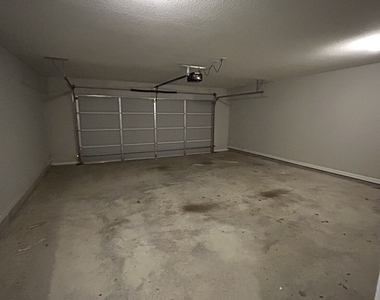 2214 Savannah Drive - Photo Thumbnail 9