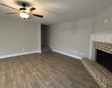 2214 Savannah Drive - Photo Thumbnail 14