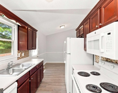 345 Bomar Lane - Photo Thumbnail 2