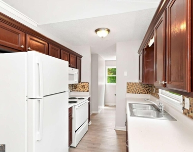 345 Bomar Lane - Photo Thumbnail 3