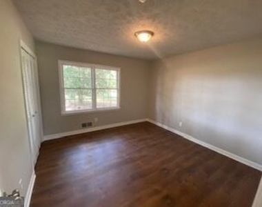 69 Thurmond Road Ne - Photo Thumbnail 16