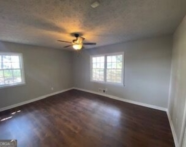 69 Thurmond Road Ne - Photo Thumbnail 17