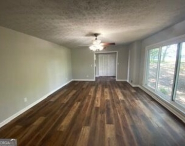 69 Thurmond Road Ne - Photo Thumbnail 13