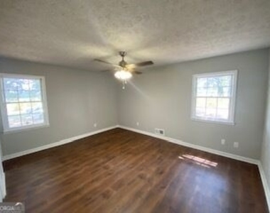 69 Thurmond Road Ne - Photo Thumbnail 18
