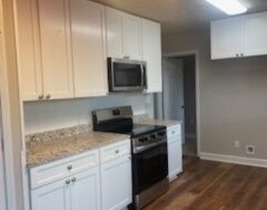 69 Thurmond Road Ne - Photo Thumbnail 10