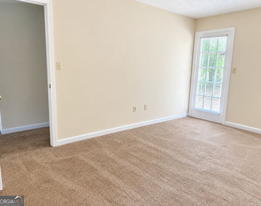 250 Highland Park Drive - Photo Thumbnail 3