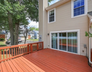 44 Whitby Cir - Photo Thumbnail 10