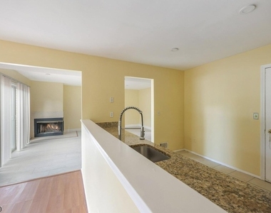 44 Whitby Cir - Photo Thumbnail 18