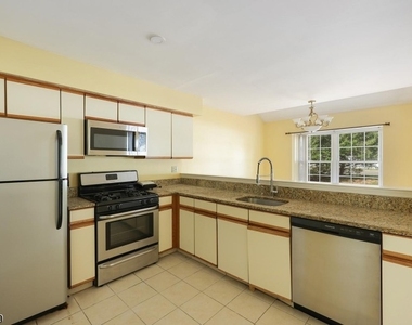 44 Whitby Cir - Photo Thumbnail 21