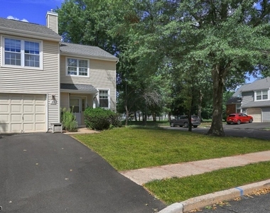 44 Whitby Cir - Photo Thumbnail 2