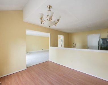 44 Whitby Cir - Photo Thumbnail 17