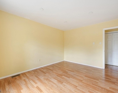 44 Whitby Cir - Photo Thumbnail 30