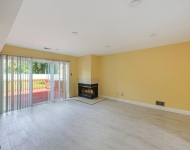 44 Whitby Cir - Photo Thumbnail 7
