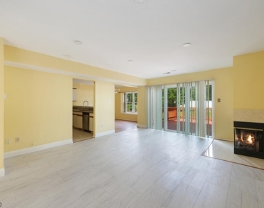 44 Whitby Cir - Photo Thumbnail 8