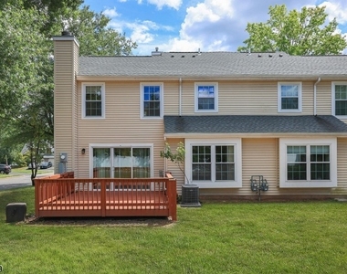 44 Whitby Cir - Photo Thumbnail 34
