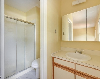 44 Whitby Cir - Photo Thumbnail 26