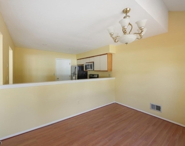 44 Whitby Cir - Photo Thumbnail 16