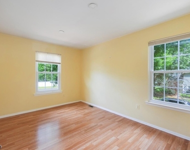 44 Whitby Cir - Photo Thumbnail 27
