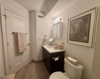 1 Leona Dr Unit 26 - Photo Thumbnail 15