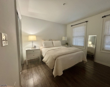 1 Leona Dr Unit 26 - Photo Thumbnail 16