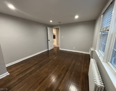 112 Lincoln Park - Photo Thumbnail 1