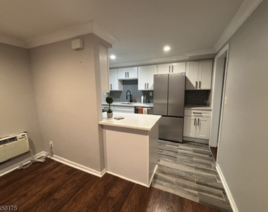 112 Lincoln Park - Photo Thumbnail 5