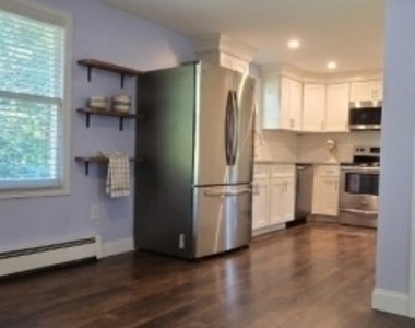 25 Essex Rd - Photo Thumbnail 3