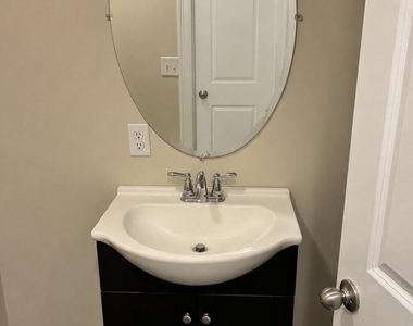 124 Wilson Avenue - Photo Thumbnail 13
