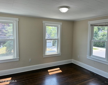 124 Wilson Avenue - Photo Thumbnail 7