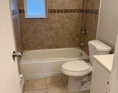 289 Main Street - Photo Thumbnail 2