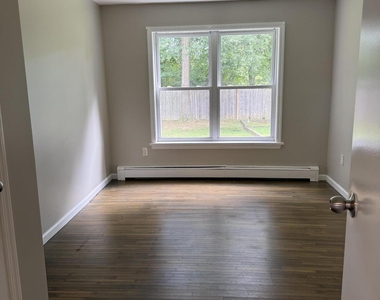 289 Main Street - Photo Thumbnail 4