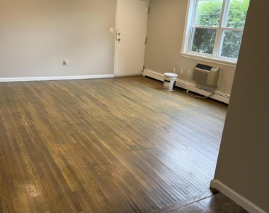289 Main Street - Photo Thumbnail 6