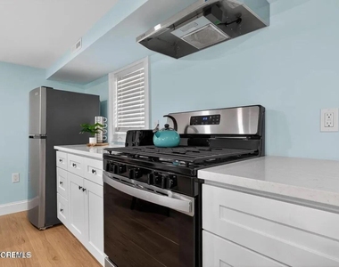 32 Franklin Avenue - Photo Thumbnail 3