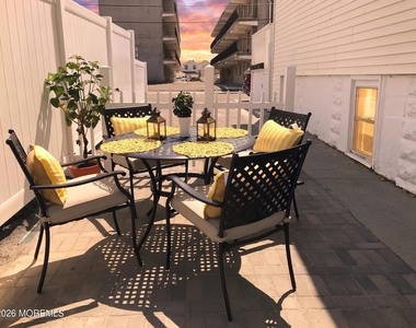 32 Franklin Avenue - Photo Thumbnail 2