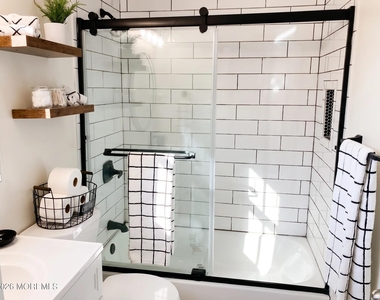32 Franklin Avenue - Photo Thumbnail 9