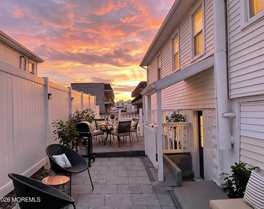 32 Franklin Avenue - Photo Thumbnail 1