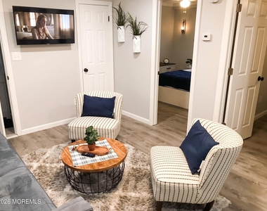 32 Franklin Avenue - Photo Thumbnail 1